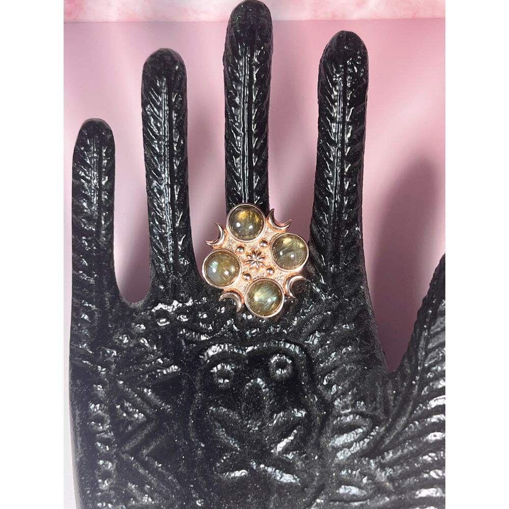 Hespera adjustable ring